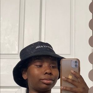 PRETTYGIRL Black Bucket Hat